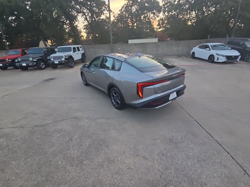 Used 2025 Kia K4 FWD image 8