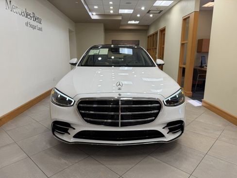 Certified 2025 Mercedes-Benz S 580 S 580 image 2