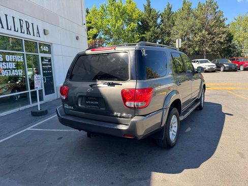 Used 2006 Toyota Sequoia SR5 AWD/4WD image 5