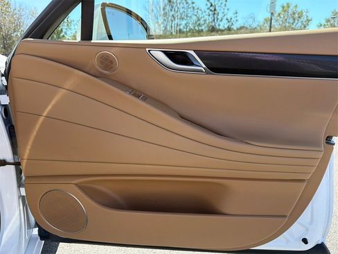 Used 2025 Genesis G80 2.5T image 14