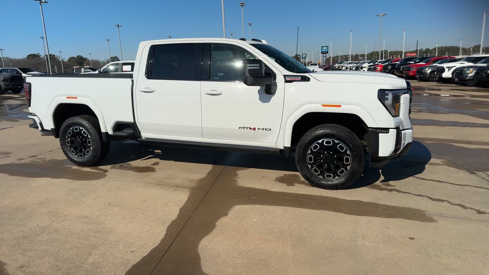 Used 2025 GMC Sierra 3500 AT4 w/ AT4 Preferred Package AWD/4WD image 9
