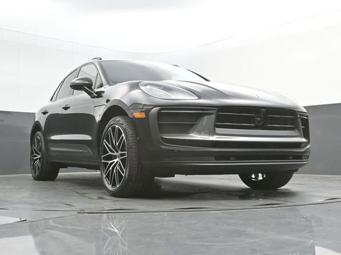 Certified 2024 Porsche Macan Turbo image 38
