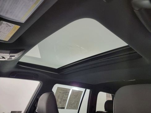 Used 2023 Lexus GX 460 Premium w/ Premium Package image 5