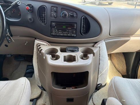 Used 2000 Ford E-150 and Econoline 150 image 18