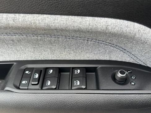 Certified 2025 Jeep Compass Sport AWD/4WD image 9