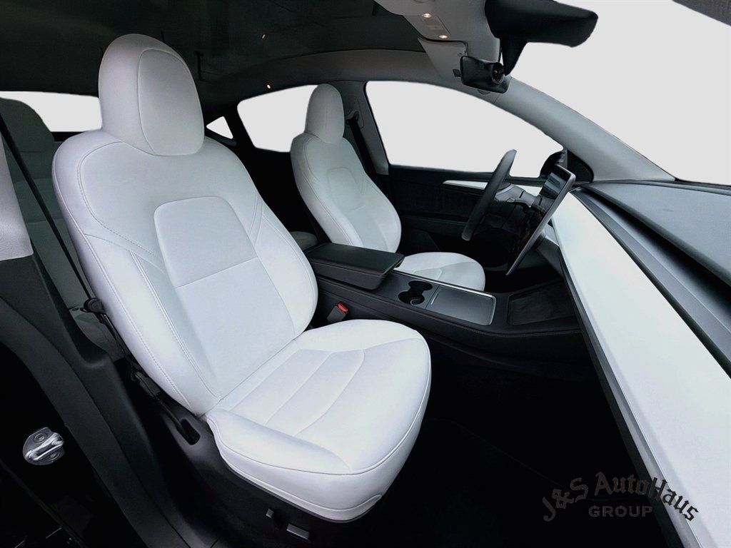 Used 2023 Tesla Model Y Performance AWD/4WD image 35