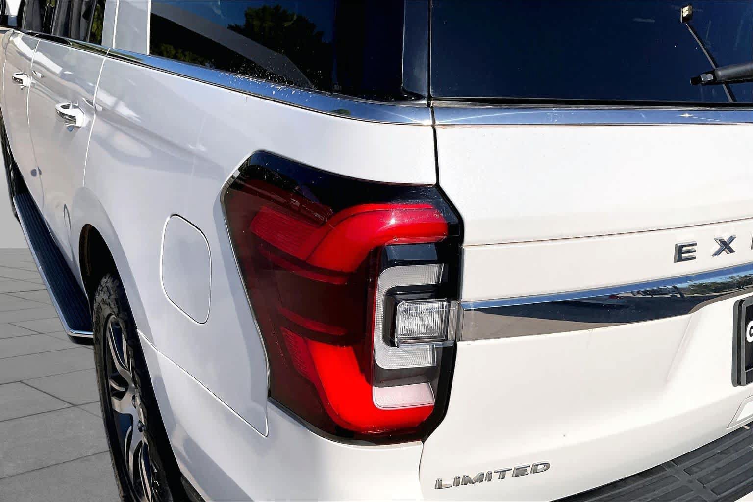 Used 2022 Ford Expedition Limited RWD image 28