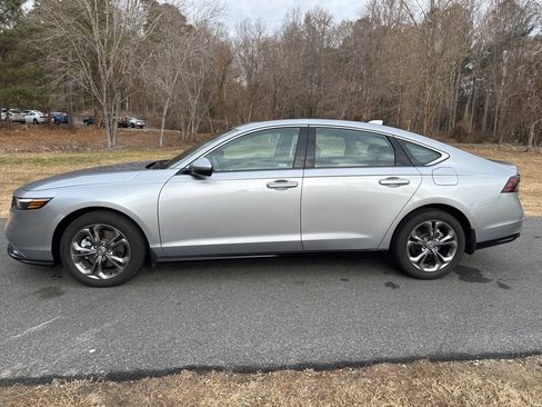 Used 2023 Honda Accord EX-L image 11