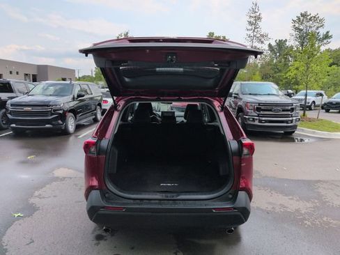 Used 2019 Toyota RAV4 LE w/ Carpet Mat Package AWD/4WD image 18