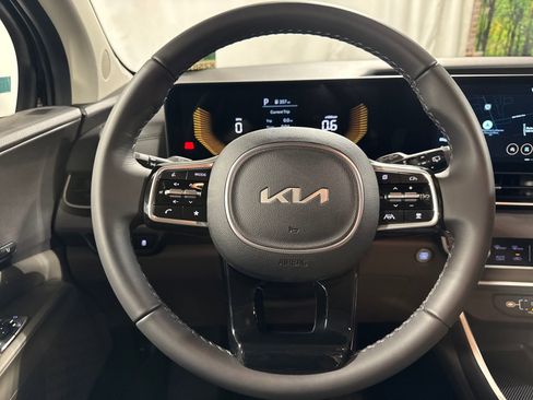 New 2026 Kia Carnival EX FWD image 22