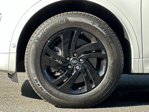 Used 2024 Land Rover Discovery Sport S image 13