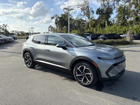 New 2026 Chevrolet Equinox EV LT image 1