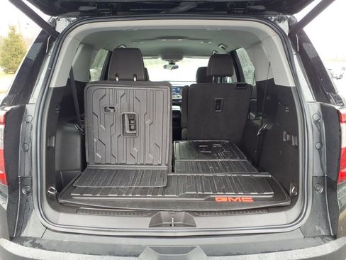 Used 2023 GMC Acadia SLE w/ Driver Convenience Package FWD image 15