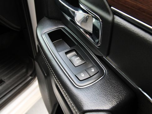 Used 2015 RAM 2500 Laramie w/ Convenience Group AWD/4WD image 37