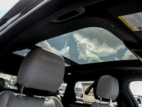 New 2026 Land Rover Range Rover Velar S image 22