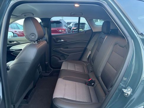 Used 2025 Chevrolet Trax LT image 23