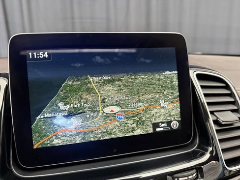 Used 2017 Mercedes-Benz GLS 450 4MATIC image 15