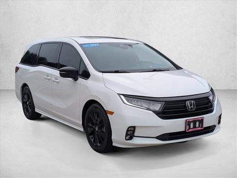 Certified 2023 Honda Odyssey Sport image 3