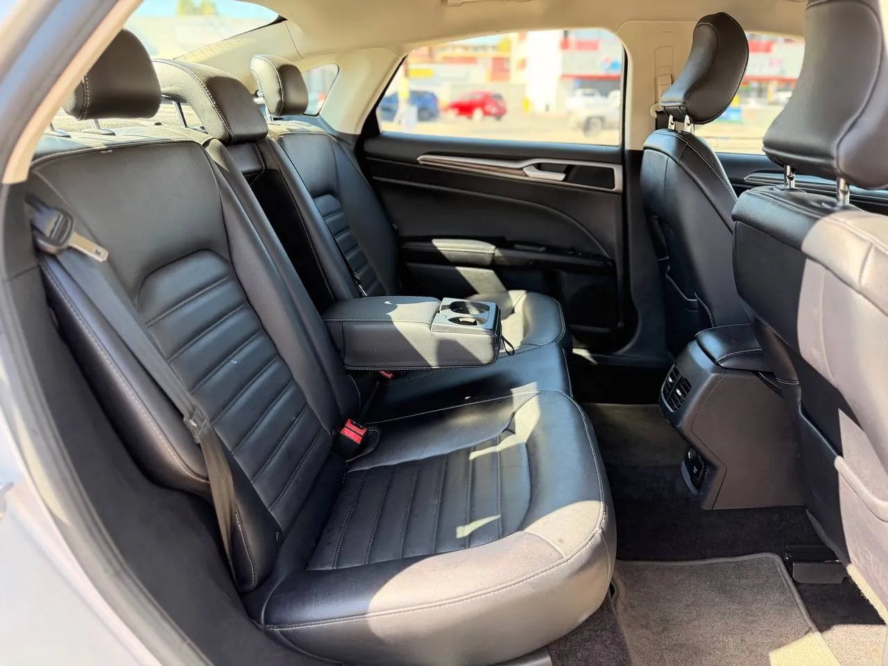 Used 2017 Ford Fusion SE w/ Equipment Group 602A FWD image 34
