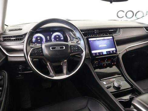 Used 2022 Jeep Grand Cherokee L Limited AWD/4WD image 2