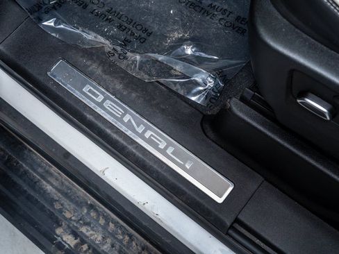 Used 2024 GMC Yukon XL Denali Ultimate image 22