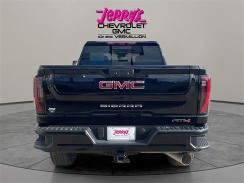 Used 2024 GMC Sierra 2500 AT4 w/ Technology Package image 8