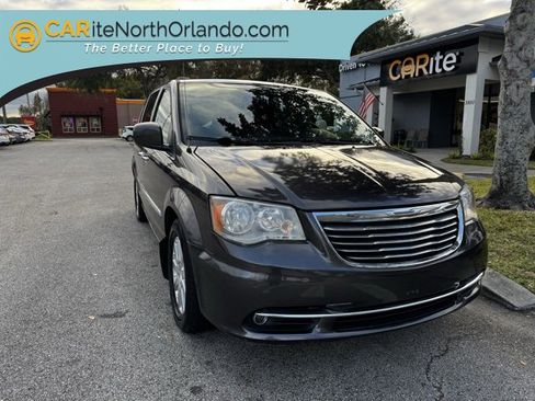Used 2015 Chrysler Town & Country Touring w/ Driver Convenience Group image 1