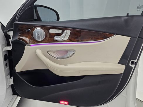 Certified 2017 Mercedes-Benz E 300 4MATIC image 14