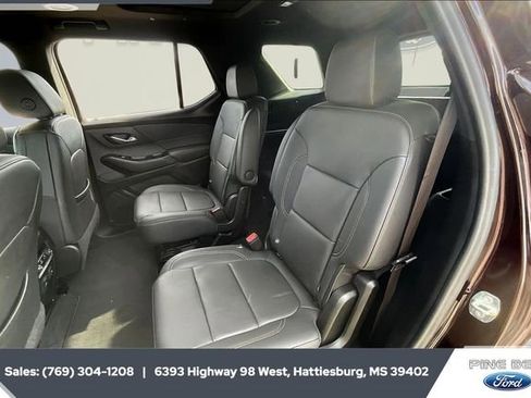 Used 2023 Chevrolet Traverse LT w/ LT Premium Package image 19