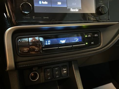 Used 2017 Toyota Corolla XSE w/ Carpet Mat Package (TMS) FWD image 15