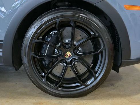 Used 2022 Porsche Cayenne Turbo GT AWD/4WD image 18