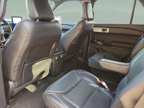 Used 2022 Ford Explorer ST w/ Equipment Group 401A AWD/4WD image 5