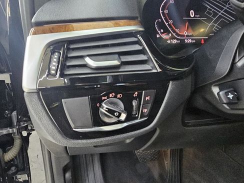 Used 2020 BMW 530i w/ Convenience Package image 39