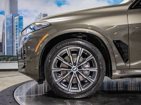 Used 2026 BMW X5 xDrive40i w/ M Sport Package AWD/4WD image 7