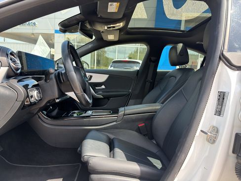 Used 2025 Mercedes-Benz CLA 250 image 5
