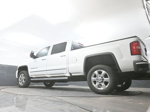 Used 2019 GMC Sierra 2500 Denali w/ Duramax Plus Package image 27