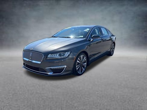 Used 2019 Lincoln MKZ Reserve FWD image 2
