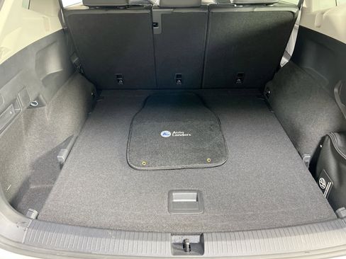 Used 2022 Volkswagen Tiguan SE image 23