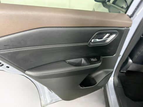 Used 2023 Nissan Rogue SL FWD image 26