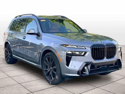 Used 2023 BMW X7 xDrive40i w/ M Sport Package AWD/4WD image 2