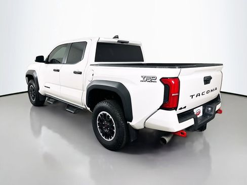 Certified 2024 Toyota Tacoma TRD Off-Road AWD/4WD image 7
