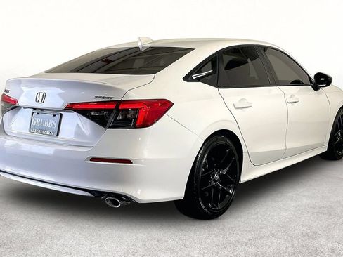 Used 2022 Honda Civic Sport image 2