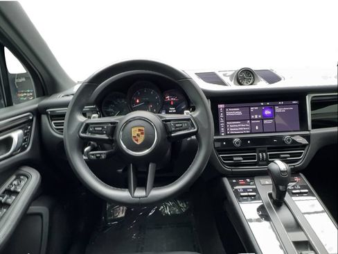 Used 2024 Porsche Macan Turbo AWD/4WD image 35