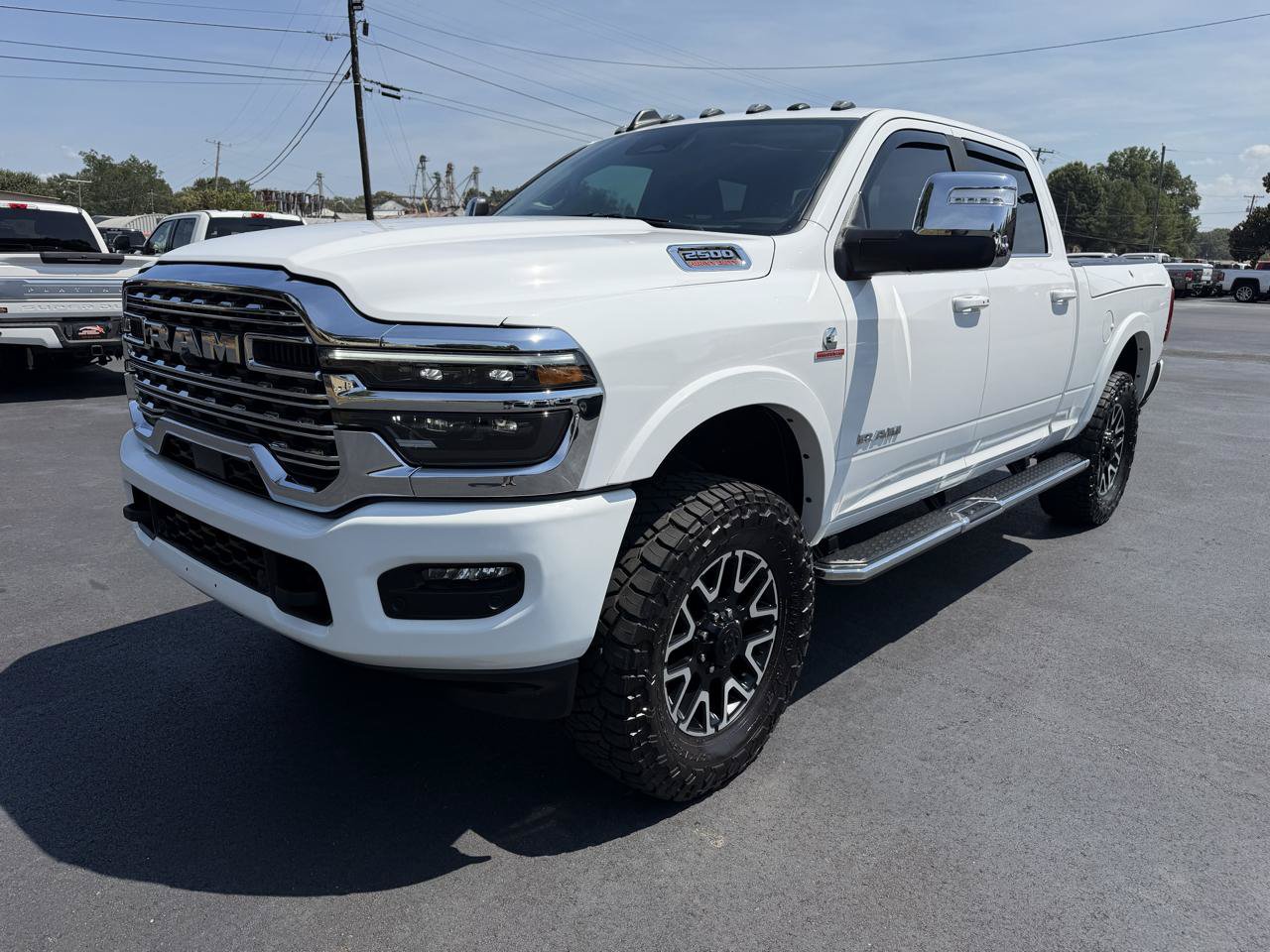 Used 2025 RAM 2500 Limited AWD/4WD image 8