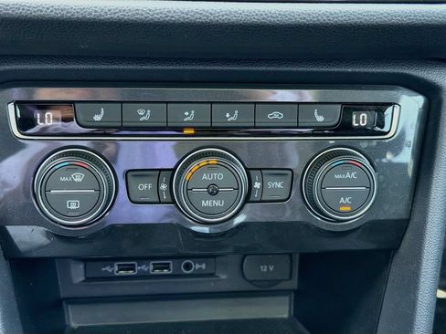 Used 2019 Volkswagen Tiguan SE w/ Panoramic Sunroof Package FWD image 33