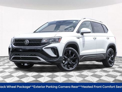 Used 2023 Volkswagen Taos SE w/ Black Wheel Package FWD image 2