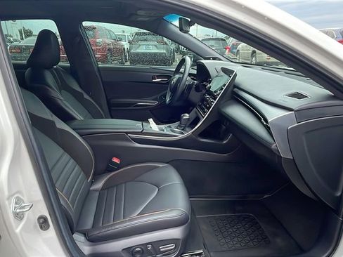 Used 2022 Toyota Avalon Touring image 14