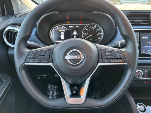 Used 2025 Nissan Versa SV image 27