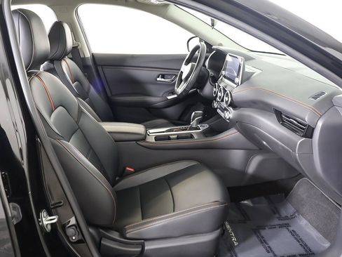 Used 2023 Nissan Sentra SR w/ SR Premium Package image 33