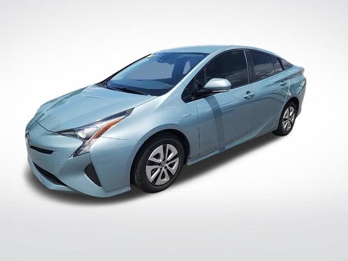Used 2017 Toyota Prius Four FWD image 2